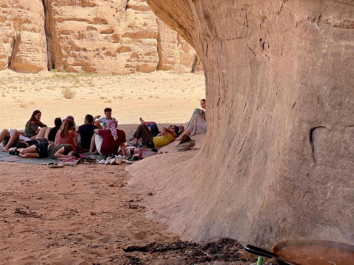 Wadi Rum Bedouin Tour With A Camp Eksteriør billede