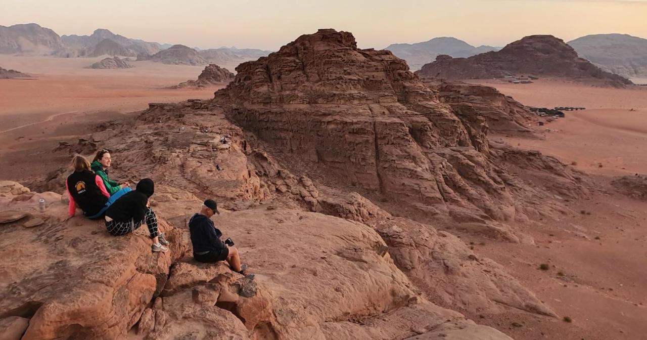 Wadi Rum Bedouin Tour With A Camp Eksteriør billede