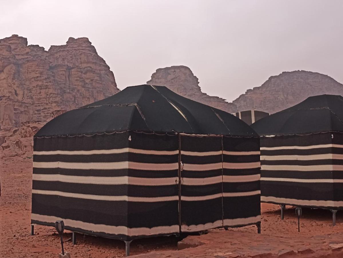 Wadi Rum Bedouin Tour With A Camp Eksteriør billede